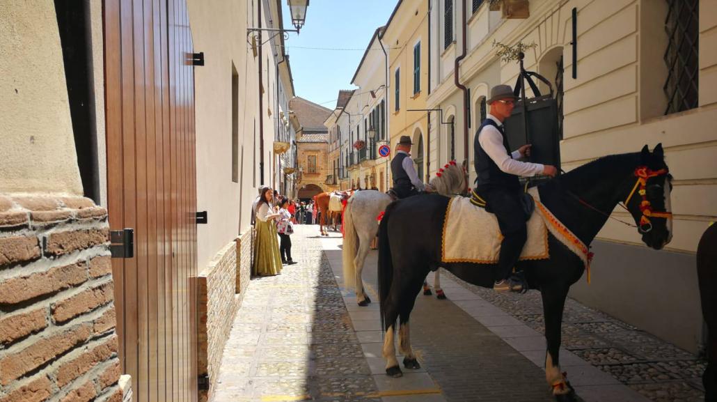 Sfilata dei vetturali in via Del Baio