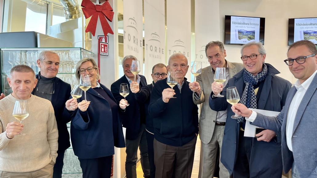 Il rituale brindisi di fine anno